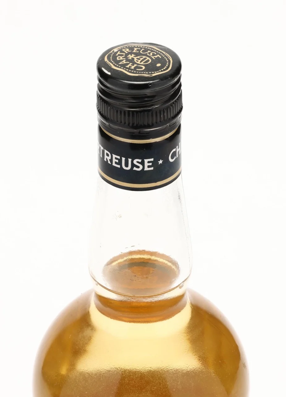 Chartreuse Jaune / Yellow Voiron 1980s 750ml - Image 3