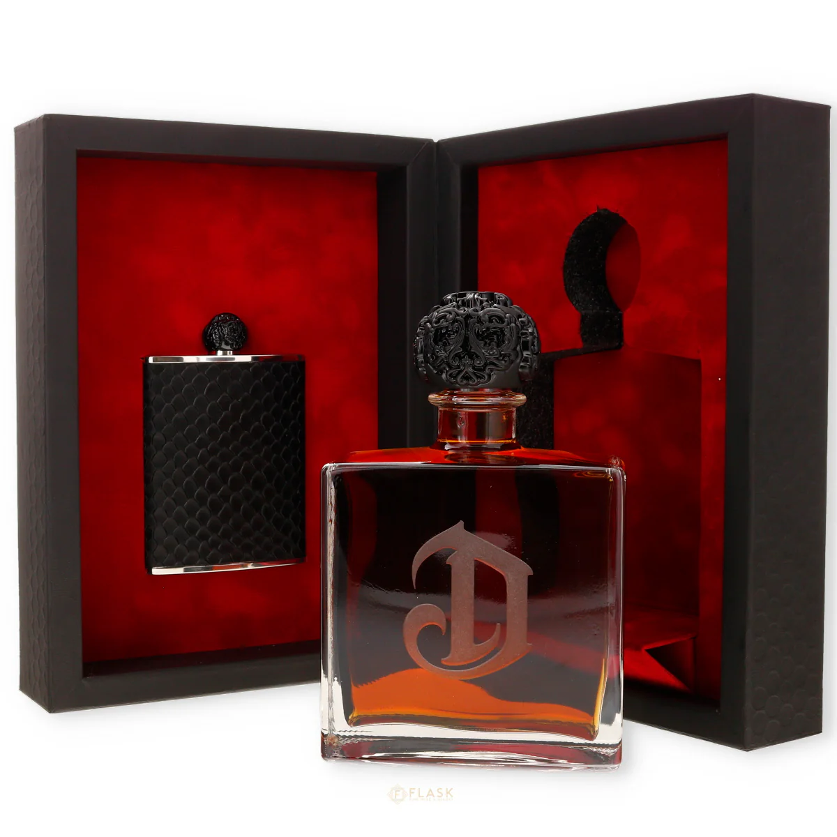 Deleon Leona Anejo Tequila Box Set with Flask