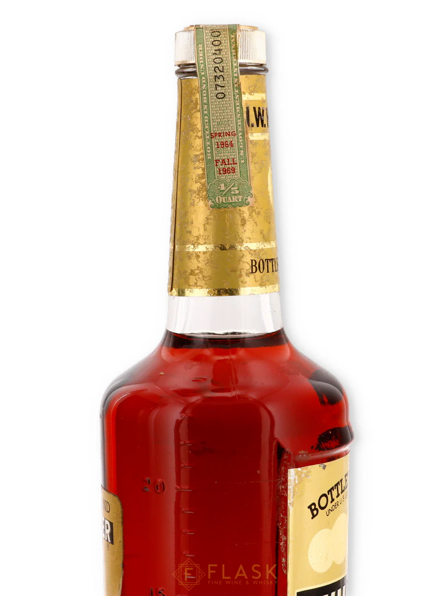 I.W. Harper Bottled in Bond Bourbon 100 Proof 1964 - 1969 - Image 3
