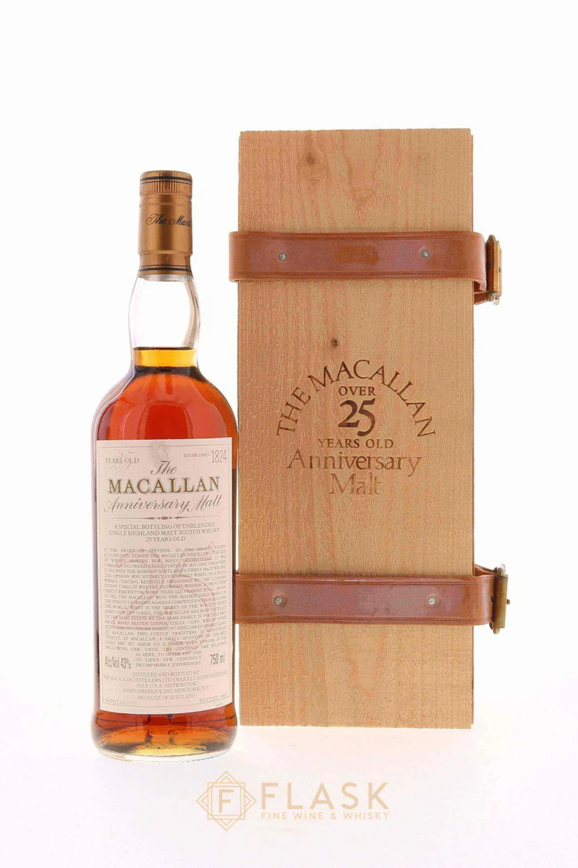 Macallan 25 Year Old Anniversary Malt 1970 / Wood Box - Image 2